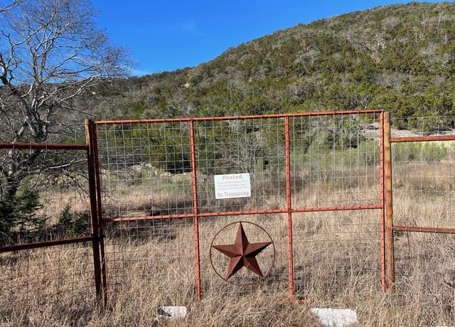 rental at 69 Wagon Wheel in Bandera, TX — photo 3