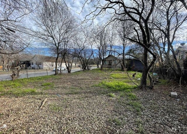 rental at 215 Grimes in San Antonio, TX — photo 3