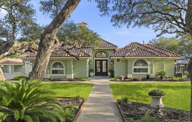 Home for sale at 443 Rosewood Dr in La Vernia, TX — photo 3