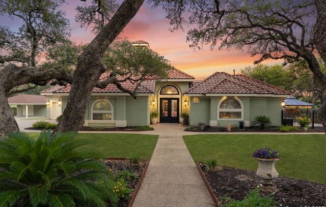 Home for sale at 443 Rosewood Dr in La Vernia, TX — photo 4
