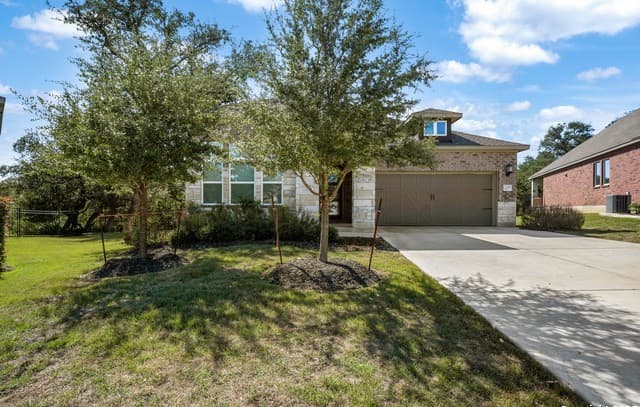 3-bedroom rental at 22811 Grande Vista in San Antonio, TX — photo 1