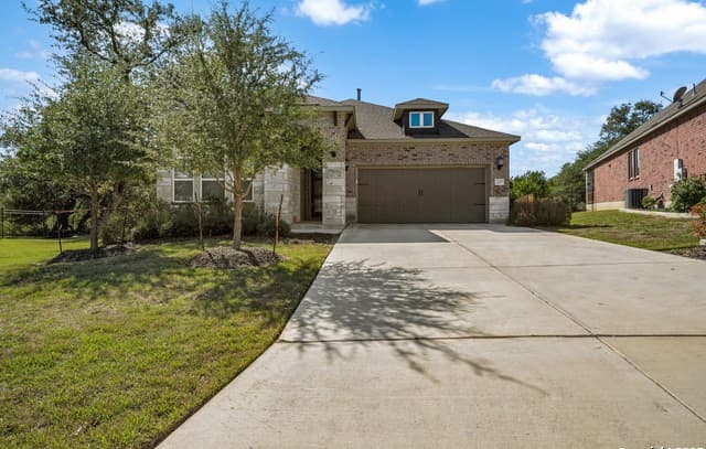 3-bedroom rental at 22811 Grande Vista in San Antonio, TX — photo 2