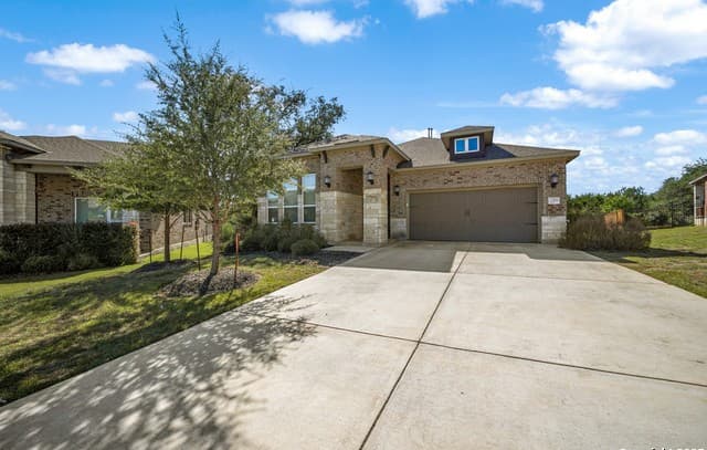 3-bedroom rental at 22811 Grande Vista in San Antonio, TX — photo 3