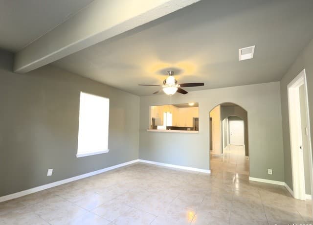 3-bedroom rental at 1330 Fenfield in San Antonio, TX — photo 4