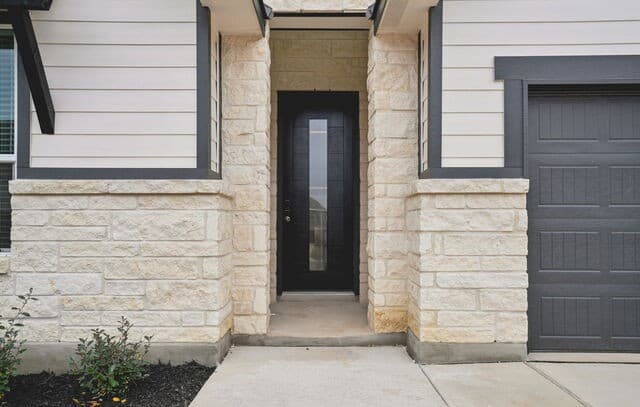 3-bedroom rental at 950 Earp Blvd in San Antonio, TX — photo 4
