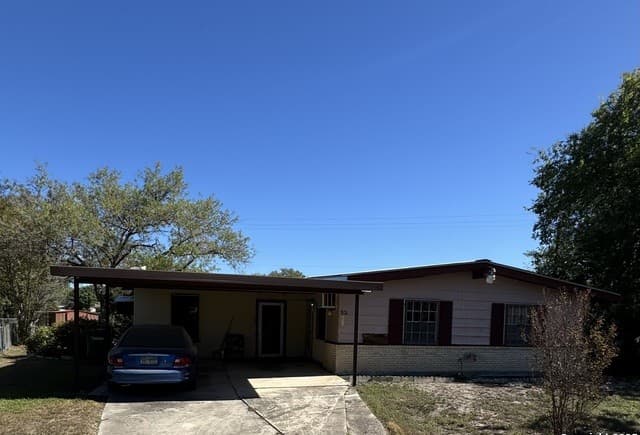 3-bedroom rental at 5247 Village Glen in San Antonio, TX — photo 2