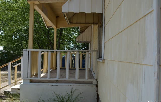 3-bedroom rental at 1207 W Gerald A in San Antonio, TX — photo 3