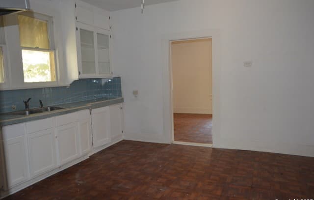 3-bedroom rental at 1207 W Gerald A in San Antonio, TX — photo 4