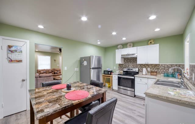 3-bedroom rental at 5118 War Cloud Dr in San Antonio, TX — photo 4
