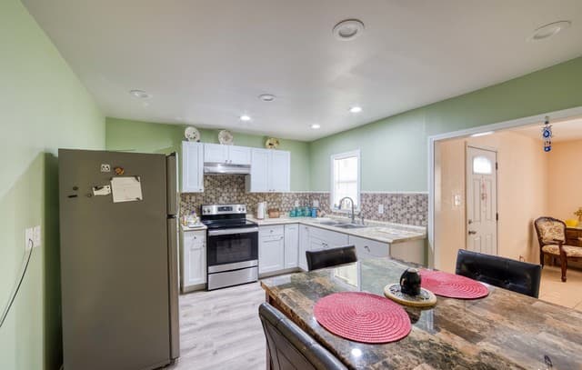 3-bedroom rental at 5118 War Cloud Dr in San Antonio, TX — photo 5