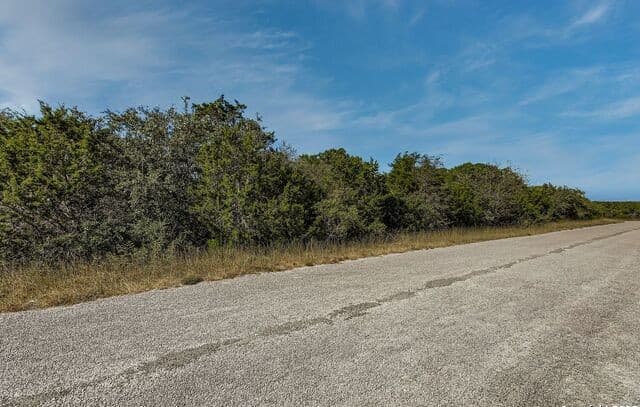 rental at LOT 229 Cr 2748 in Mico, TX — photo 5