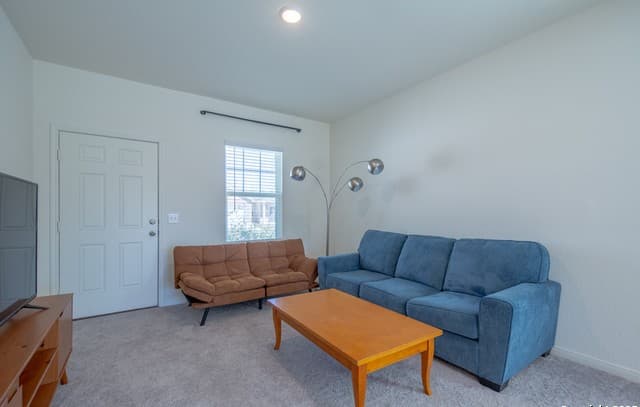 3-bedroom rental at 7447 Cheetah Pass in San Antonio, TX — photo 5