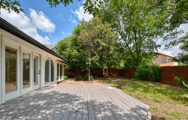 3-bedroom rental at 8903 Ridge Sky St in San Antonio, TX — photo 5