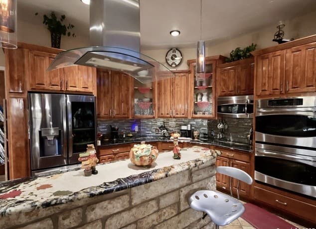 4-bedroom rental at 13115 N Sh 16 in Poteet, TX — photo 4