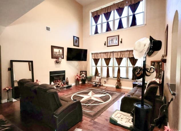 4-bedroom rental at 13115 N Sh 16 in Poteet, TX — photo 5