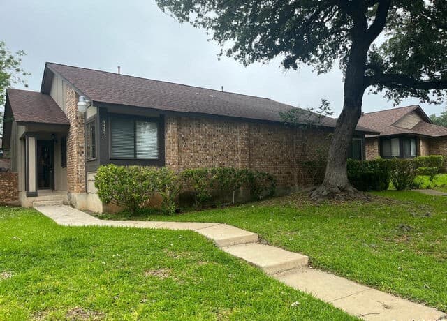 2-bedroom rental at 9345 Dover Unit 9345 in San Antonio, TX — photo 1