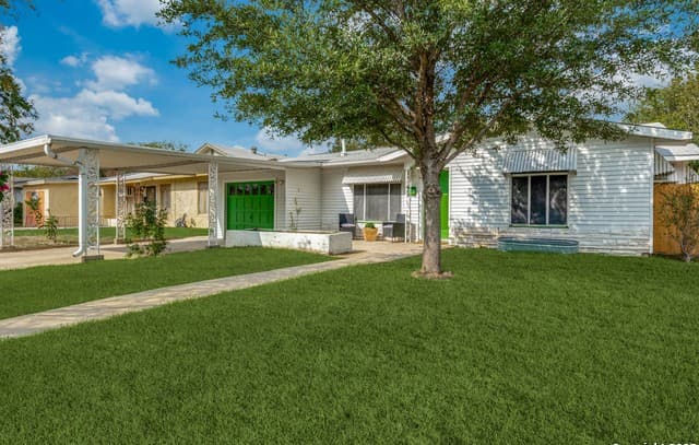 2-bedroom rental at 339 Edgebrook in San Antonio, TX — photo 1