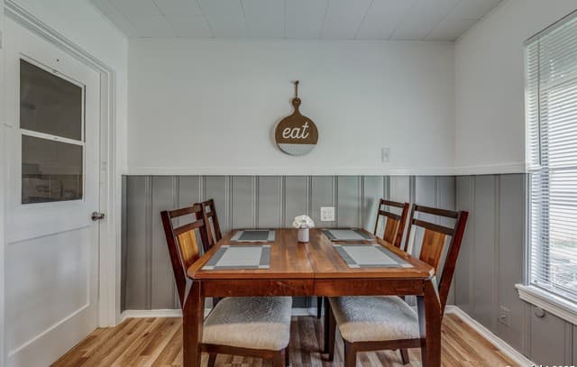 2-bedroom rental at 339 Edgebrook in San Antonio, TX — photo 3