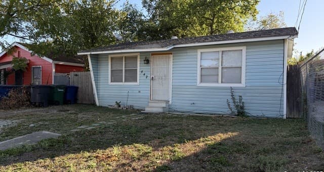 2-bedroom rental at 442 SW 41st in San Antonio, TX — photo 1