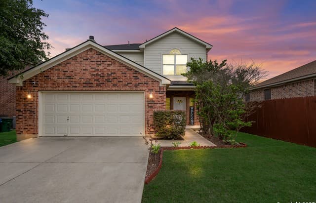 3-bedroom rental at 6006 Lakefront St in San Antonio, TX — photo 3