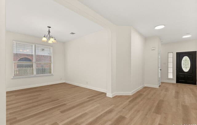 4-bedroom rental at 570 American Flag in Schertz, TX — photo 3