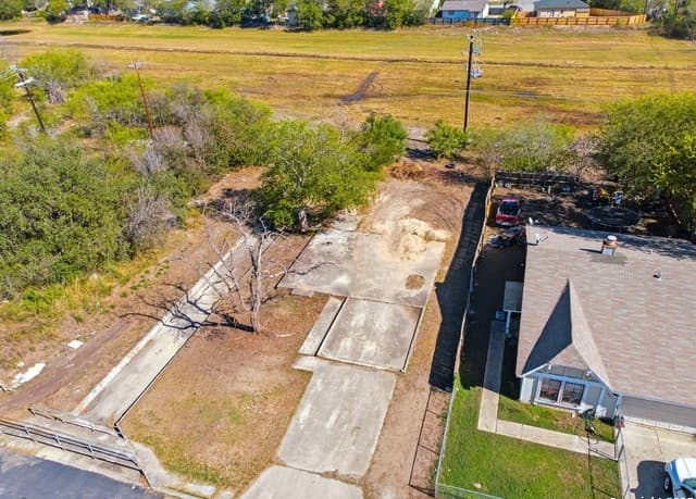 rental at 8802 Catalina Bay Dr in San Antonio, TX — photo 2