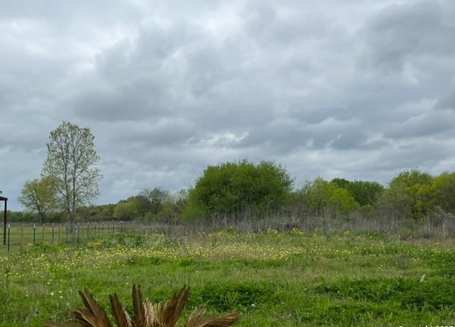 rental at TBD Pr 6736 in Devine, TX — photo 5