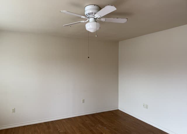 rental at 2105 Vista Rosa in Three Rivers, TX — photo 5