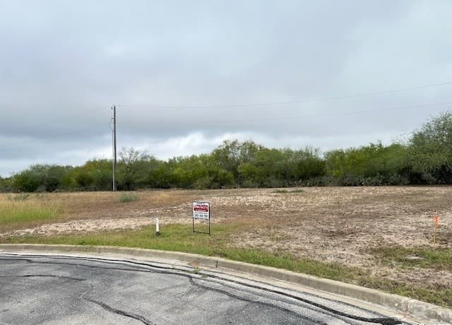rental at 2209 Vista Bonita in Three Rivers, TX — photo 1