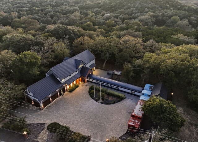 3-bedroom home for sale at 20053 Scenic Loop Rd in Helotes TX