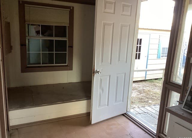 2-bedroom rental at 52 Beach Shore in Bandera, TX — photo 3