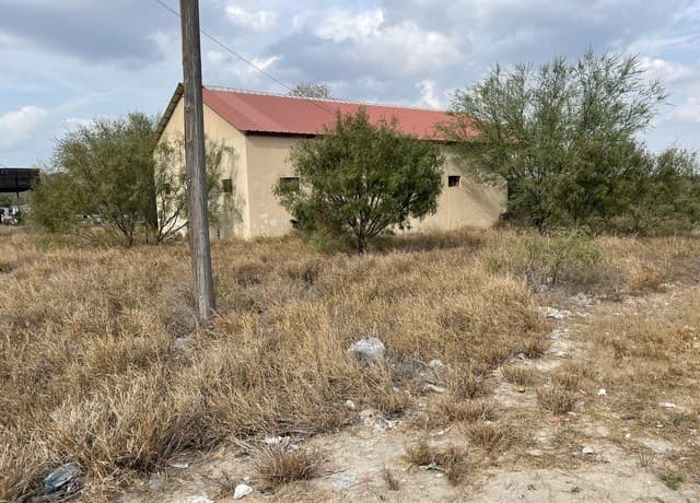 rental at 000 Deer Run Trace in Three Rivers, TX — photo 3