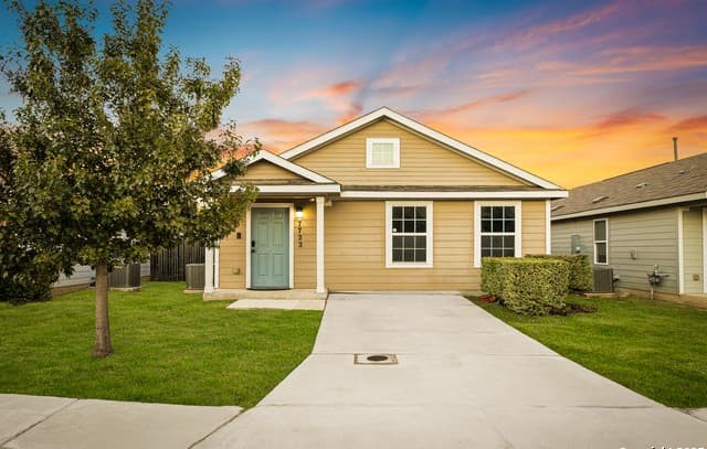 3-bedroom rental at 7722 Nopalitos Cove in San Antonio, TX — photo 1
