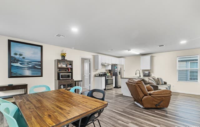 3-bedroom rental at 7722 Nopalitos Cove in San Antonio, TX — photo 2