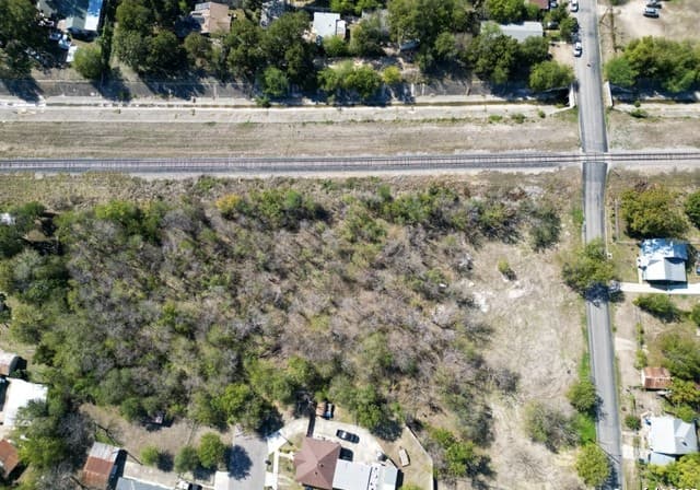 rental at 212 McMullen in San Antonio, TX — photo 4
