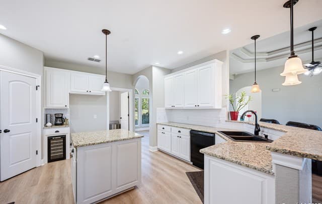 Home for sale at 16026 Lake Shore Dr in Lytle, TX — photo 5