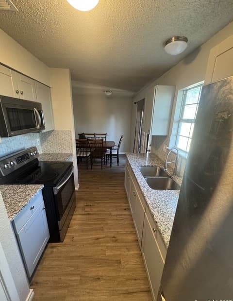 4-bedroom rental at 5322 Stoneshire in San Antonio, TX — photo 5