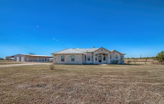 3-bedroom rental at 240 Glory Lane in Marion, TX — photo 1