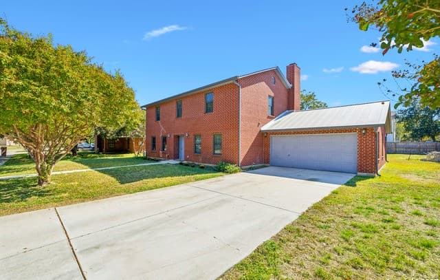 Home for sale at 146 Village Path in Castroville, TX — photo 3