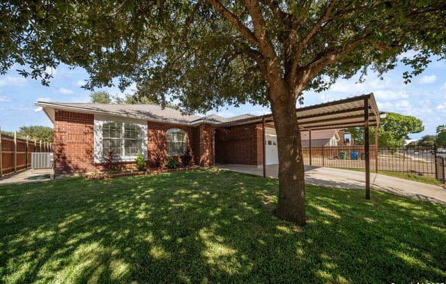 3-bedroom rental at 3343 Reforma Dr. in San Antonio, TX — photo 3