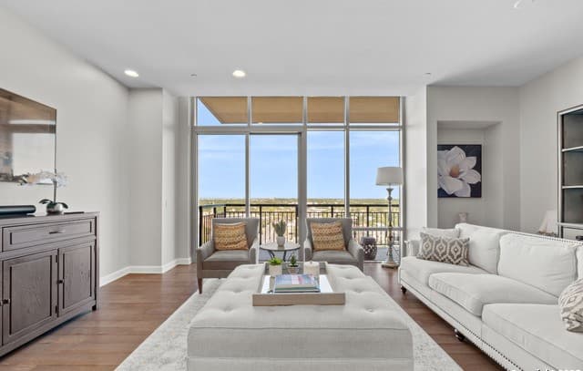 2-bedroom rental at 4242 Broadway Street Unit 1505 in San Antonio, TX — photo 2