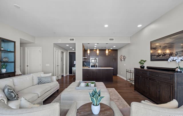 2-bedroom rental at 4242 Broadway Street Unit 1505 in San Antonio, TX — photo 5