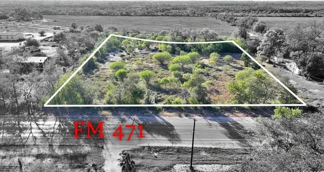 rental at 19424 Fm 471 in Natalia, TX — photo 1