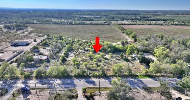 rental at 19424 Fm 471 in Natalia, TX — photo 2