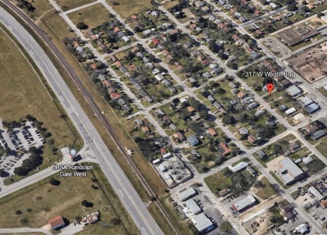 rental at 317 W Wright Blvd in Universal City, TX — photo 1