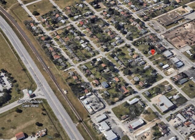 rental at 317 W Wright Blvd in Universal City, TX — photo 5