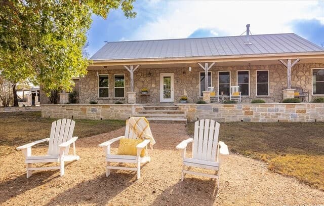 Home for sale at 127 Camp Alzafar in Boerne, TX — photo 2