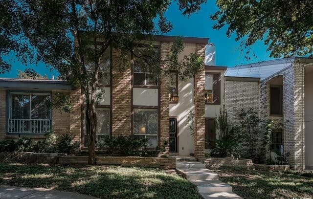 3-bedroom rental at 11303 Vance Jackson Unit B3 in San Antonio, TX — photo 3