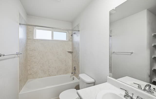 3-bedroom rental at 5803 Still River in San Antonio, TX — photo 5