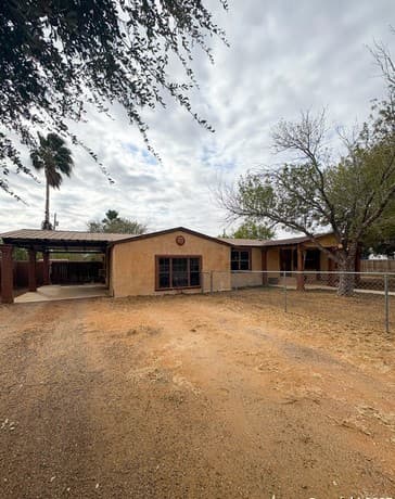 3-bedroom rental at 42 Mobile Rd in Cotulla, TX — photo 3